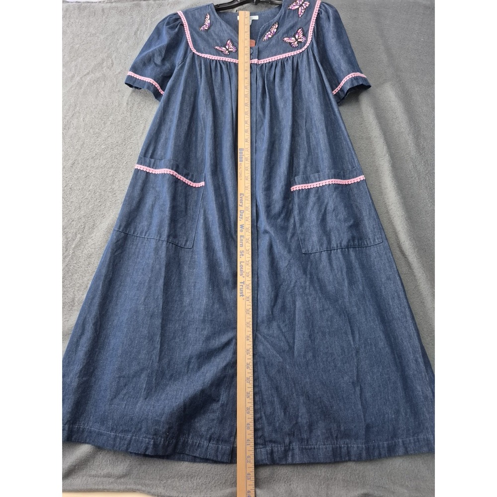 Go Softly Patio House Dress Duster MuMu M Embroidered Snap Front Chambray NWT - Picture 6 of 10